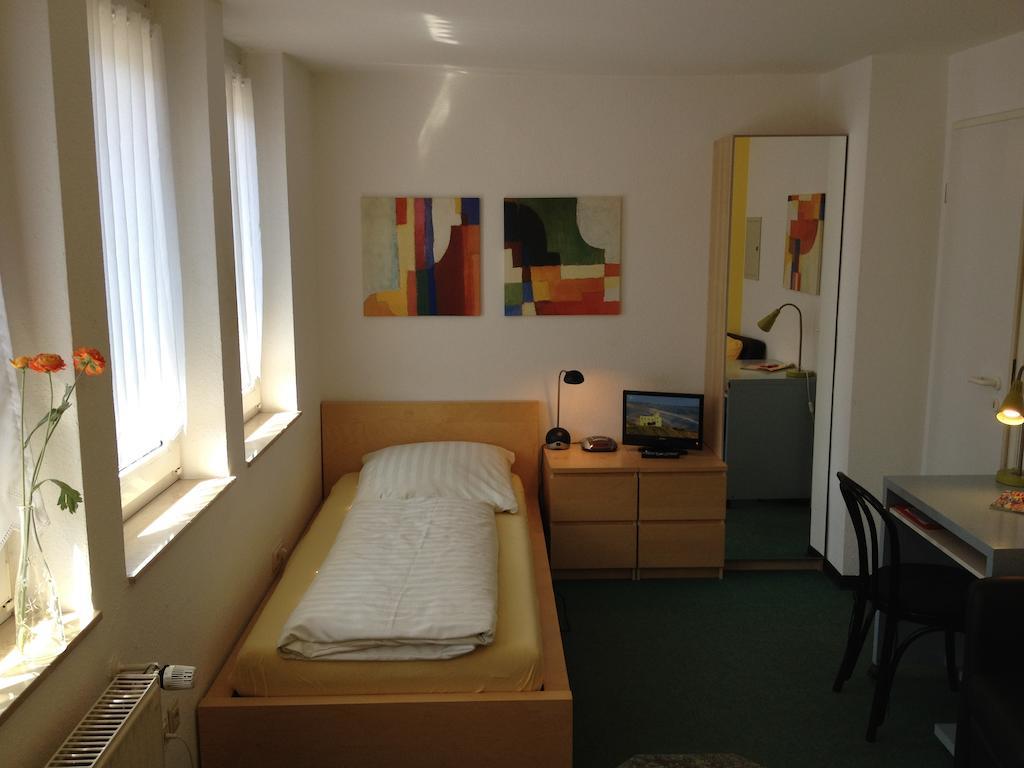 Apartmenthaus Somborn Bochum Rom bilde