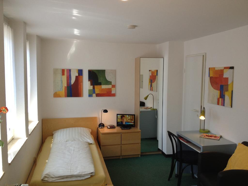 Apartmenthaus Somborn Bochum Rom bilde